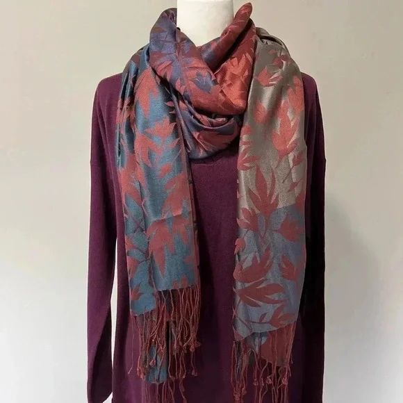 Leaf Pattern Scarf - Picture 1 of 6